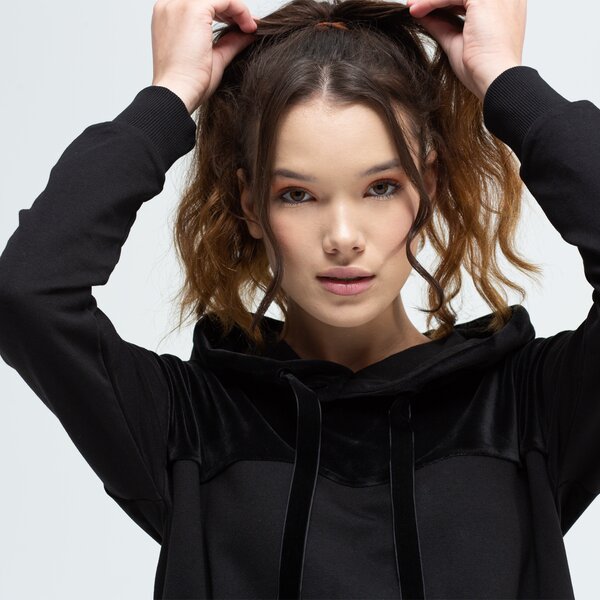 Bluza damska FEEWEAR BLUZA Z KAPTUREM LOSTI fw39bld09001 kolor czarny