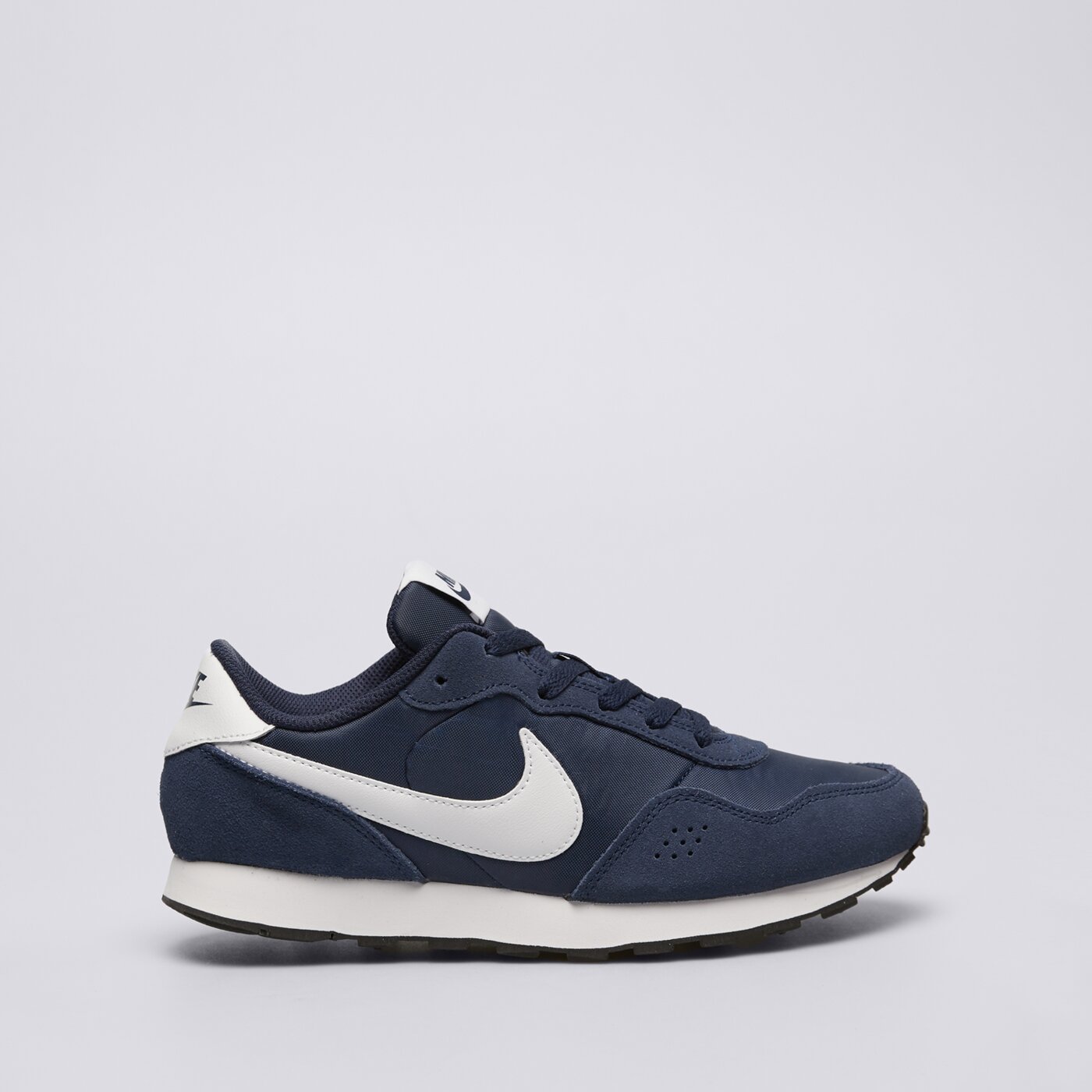 Buty dziecięce NIKE MD VALIANT cn8558-100 kolor biały