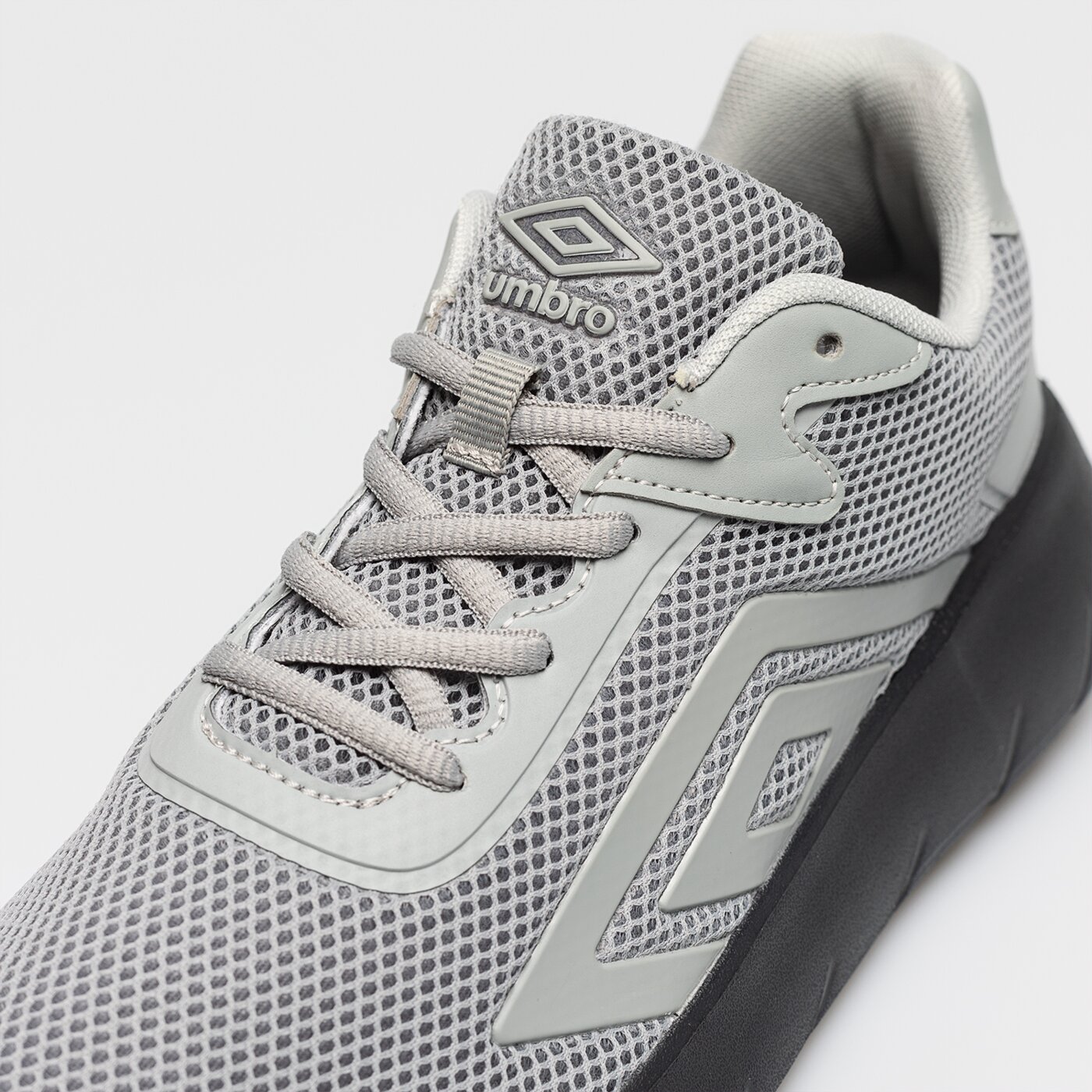Buty sportowe męskie UMBRO DENTON II 40371u-lcy kolor szary