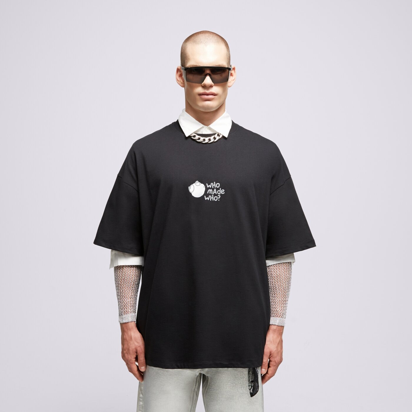 S.NOW JOB SIZEER T SHIRT “WHO MADE WHO”-BLACK si123tsu50002 kolor czarny