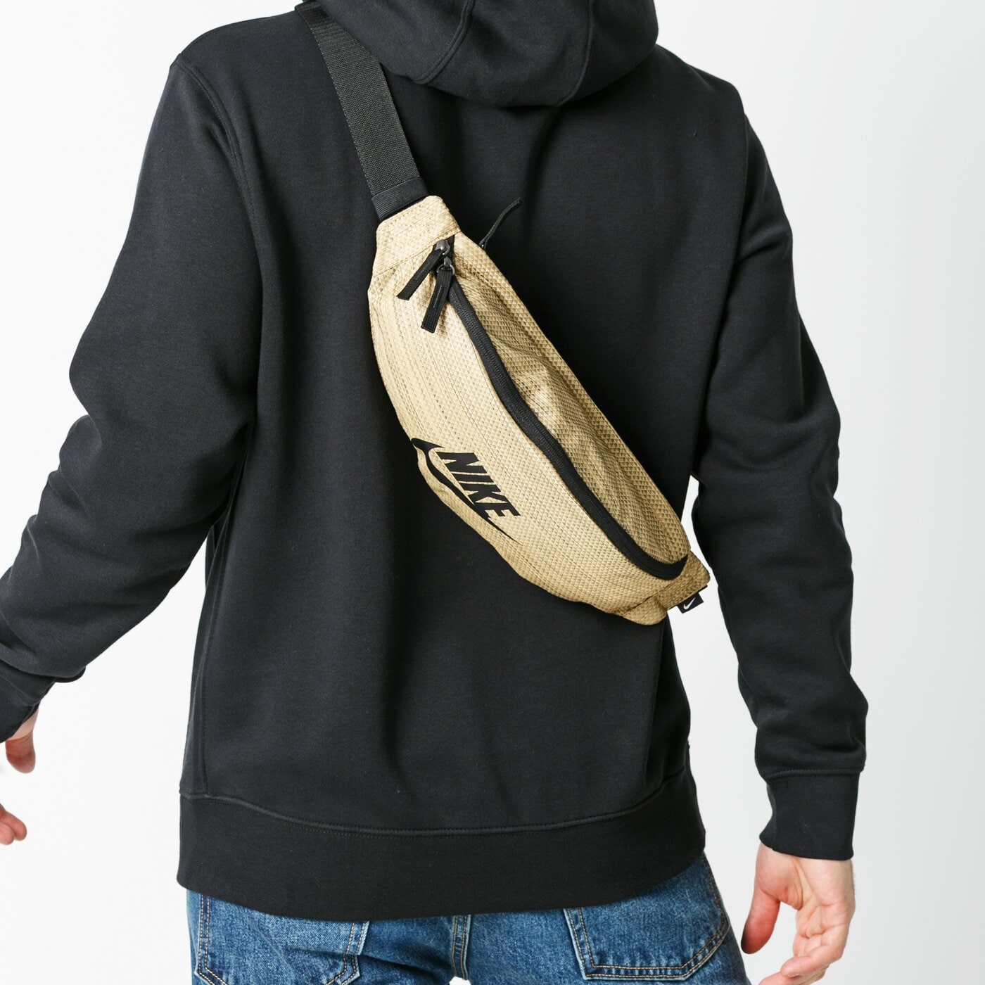 Nerka (saszetka na pas) damska sportowa NIKE NERKA SPORTSWEAR HERITAGE ba6403-750 kolor złoty