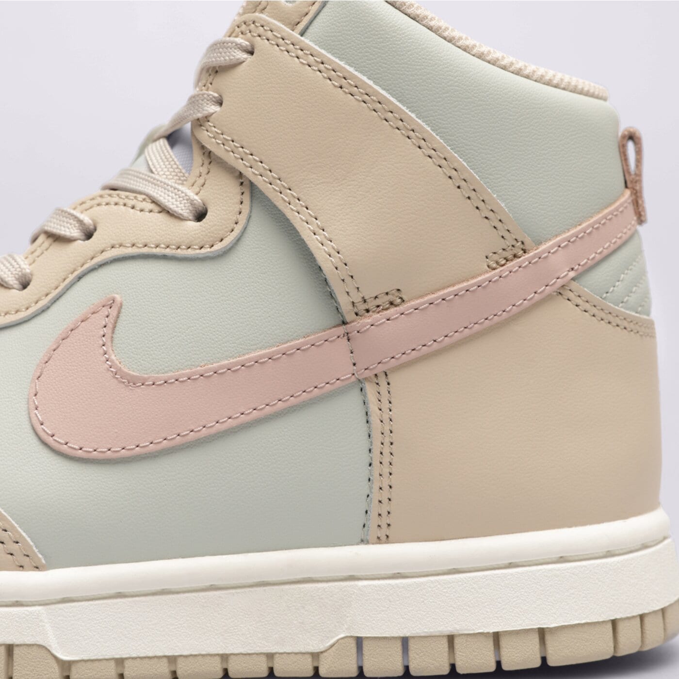 Buty sportowe damskie NIKE DUNK HIGH  dd1869-113 kolor różowy