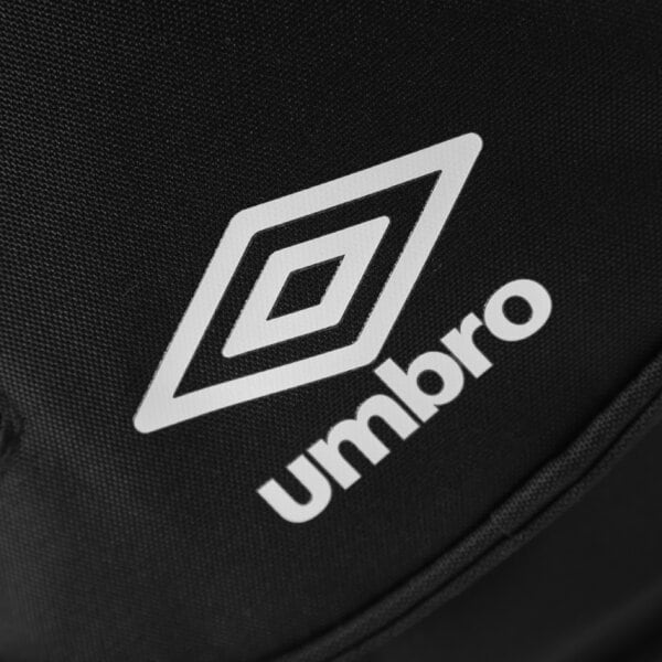 Plecak męski UMBRO PLECAK MEDIUM BACKPACK CZARNY 30477u090 kolor czarny