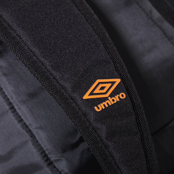 Plecak damski UMBRO PLECAK MEDIUM BACKPACK BLACK WHITE 30477ucih kolor czarny