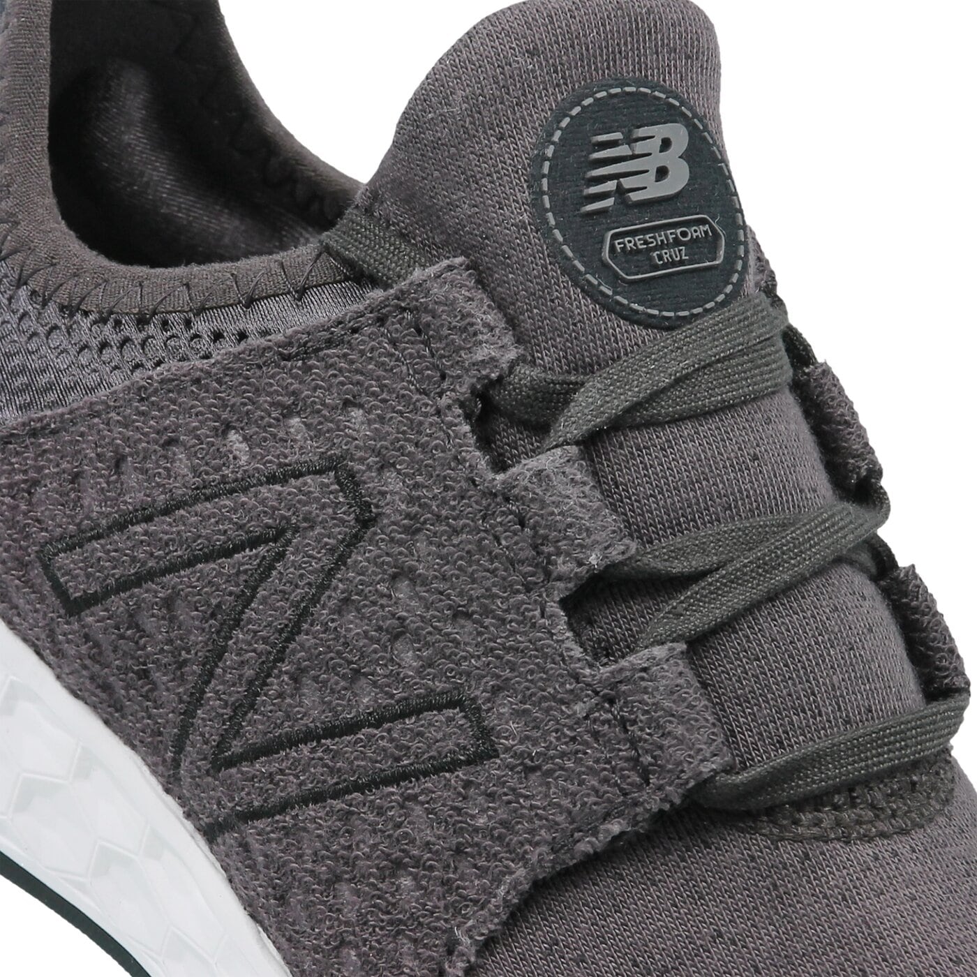 Buty sportowe damskie NEW BALANCE WCRUZHB wcruzhb kolor szary