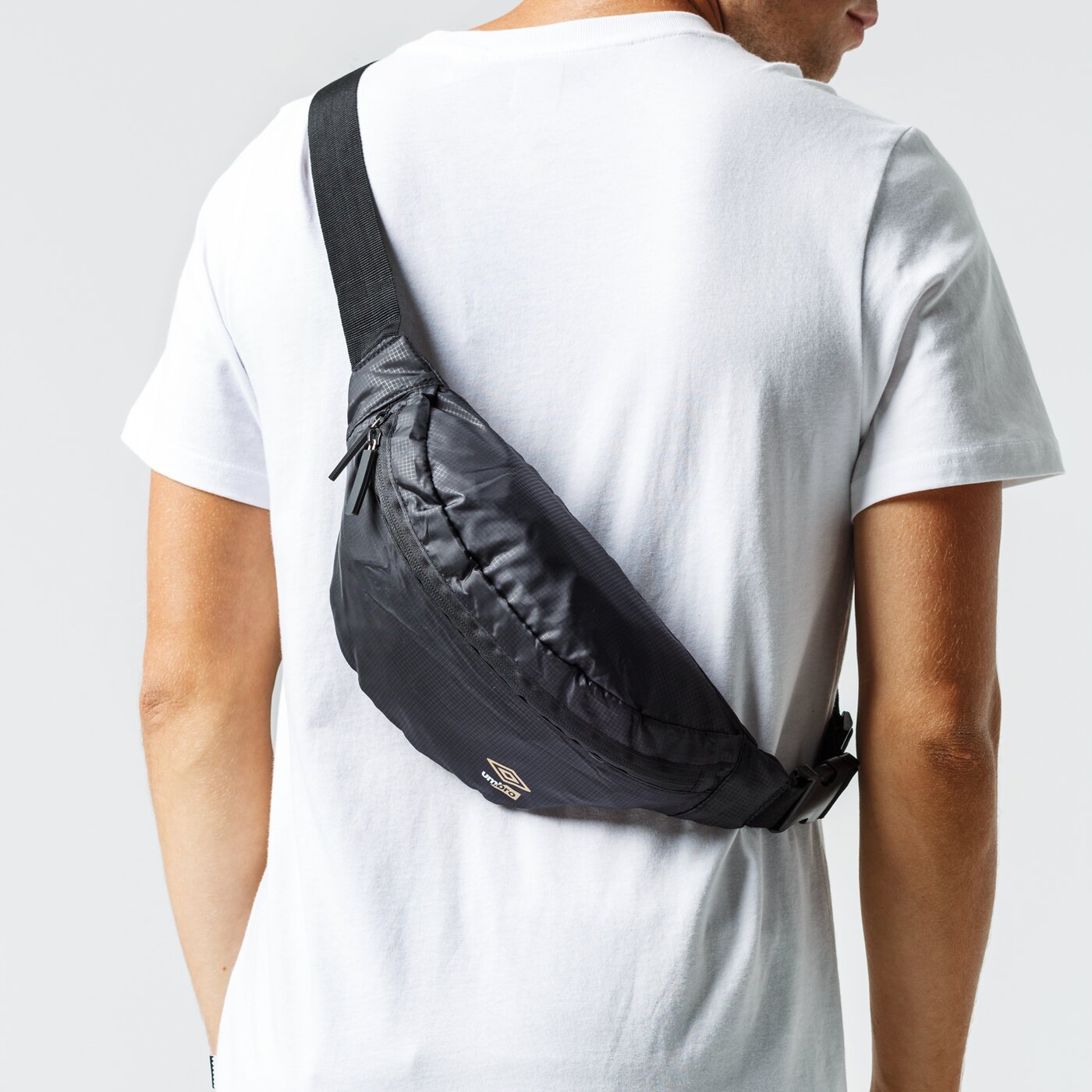 Nerka (saszetka na pas) damska sportowa UMBRO NERKA CORIA ul39nem01001 kolor czarny