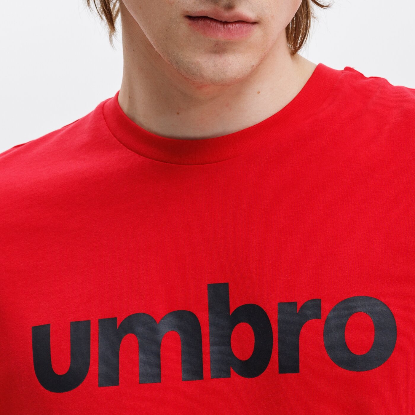 Koszulka męska UMBRO T-SHIRT LINEAR LOGO GRAPHIC 65551u-6ak kolor czerwony