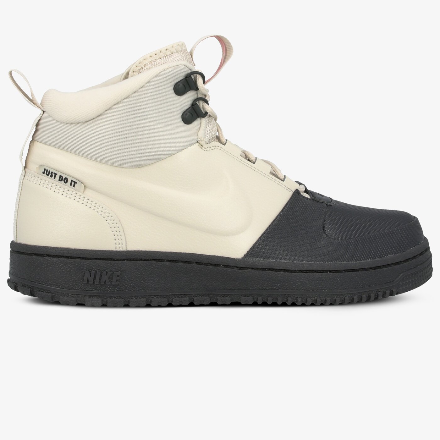 nike path winter mid trainers