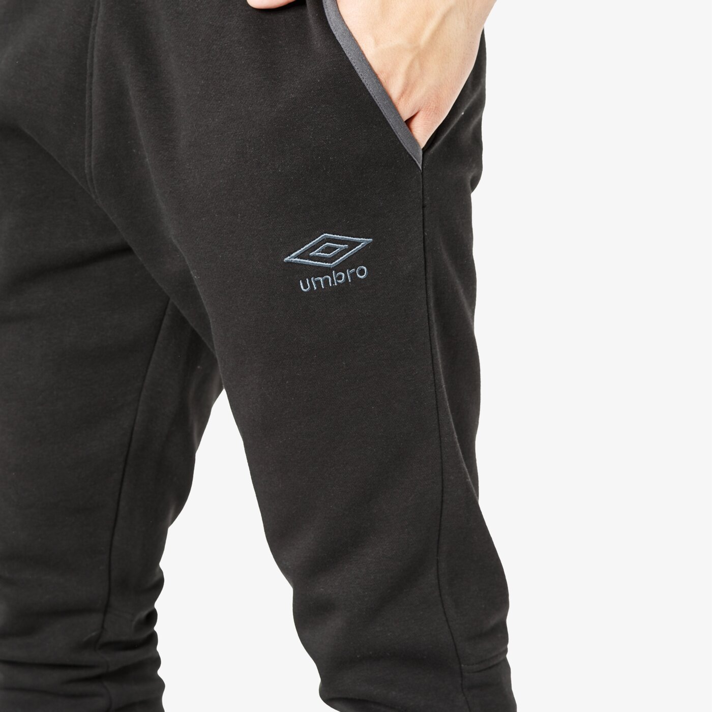 Spodnie dresowe męskie UMBRO SPODNIE FLEECE JOGGER 65134u-060 kolor czarny