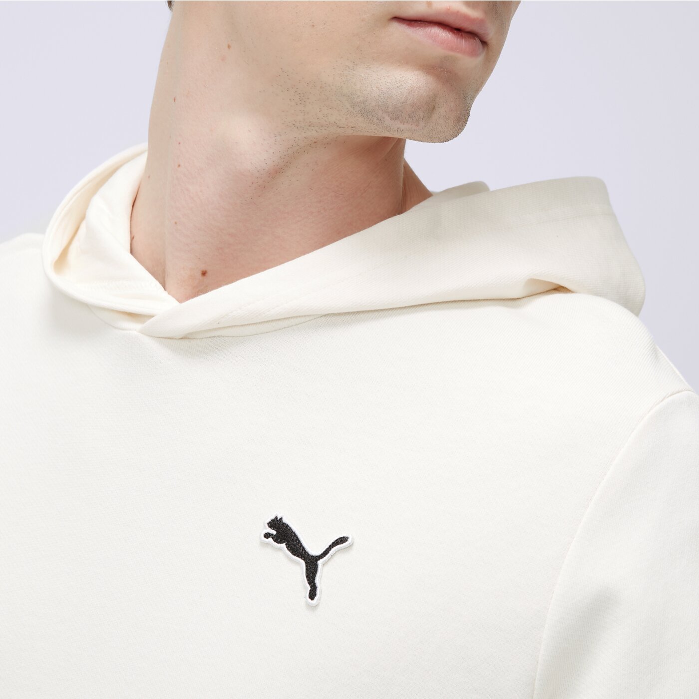 Bluza męska PUMA BLUZA BETTER ESSENTIALS HOODIE TR 675978 99 kolor biały