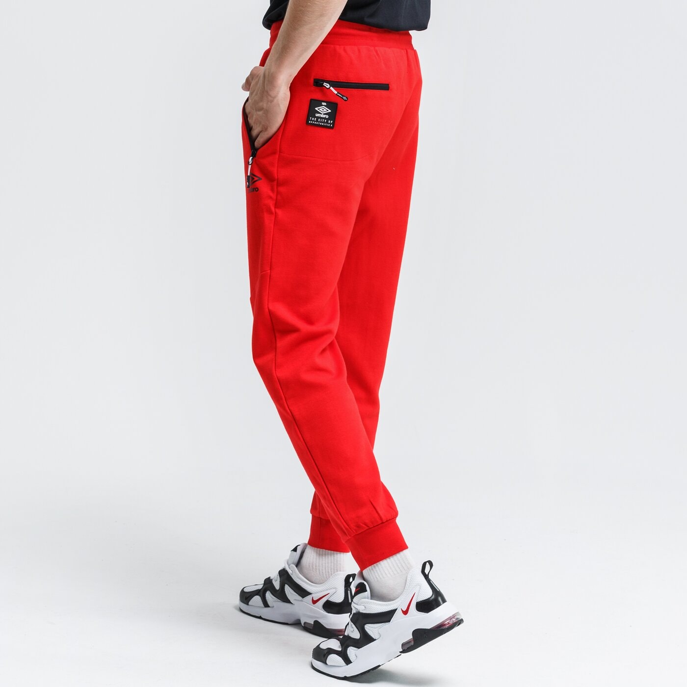 Spodnie dresowe męskie UMBRO SPODNIE ANDY ul320spm06002 kolor czerwony
