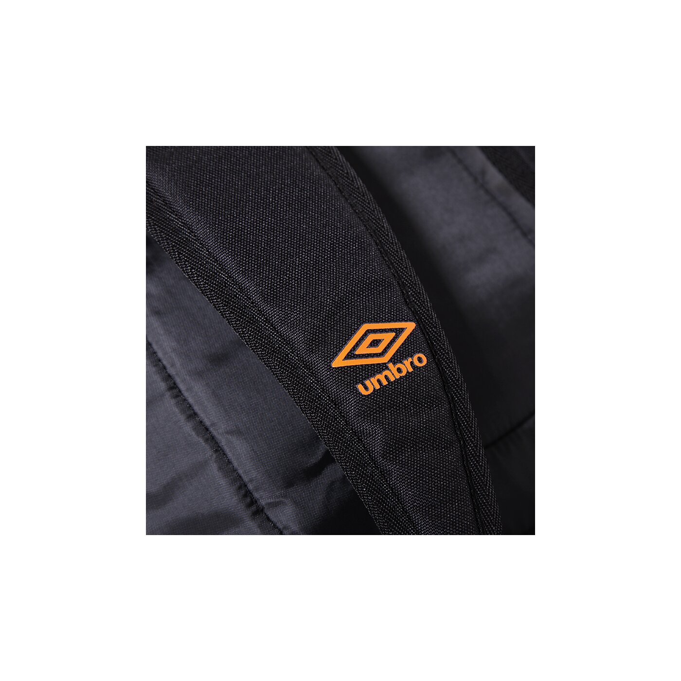 Plecak damski UMBRO PLECAK MEDIUM BACKPACK BLACK WHITE 30477ucih kolor czarny