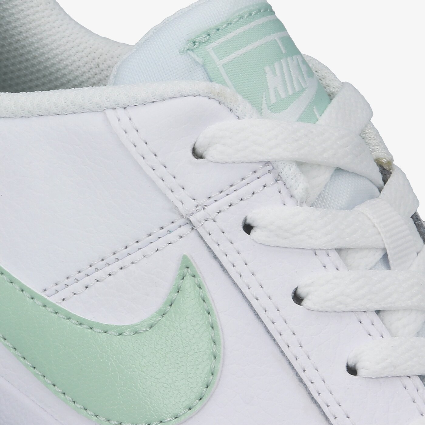 Buty sportowe damskie NIKE COURT ROYALE AC ao2810-111 kolor biały