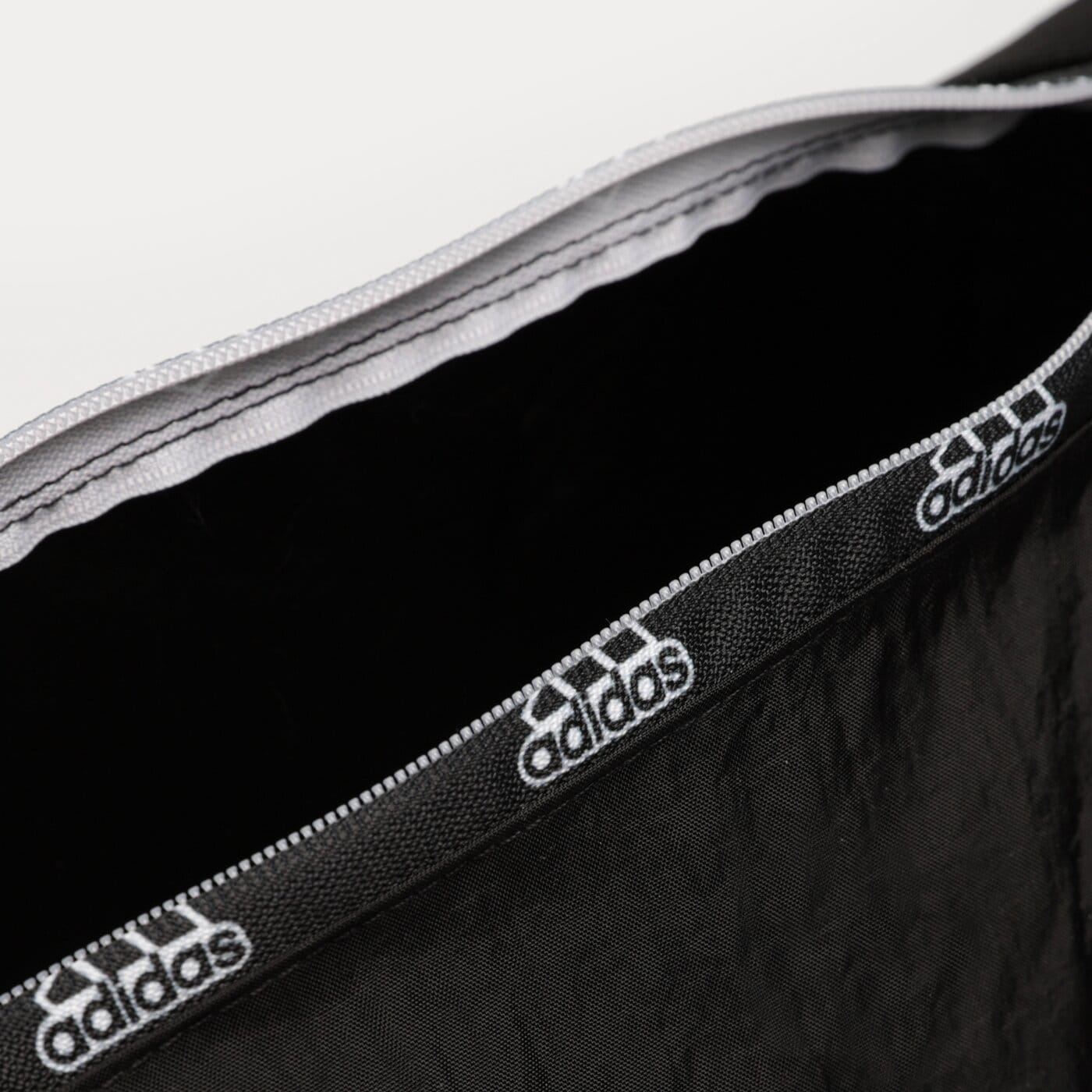 Torba sportowa damska ADIDAS TORBA TRAINING ACC HW ALL hb1316 kolor czarny