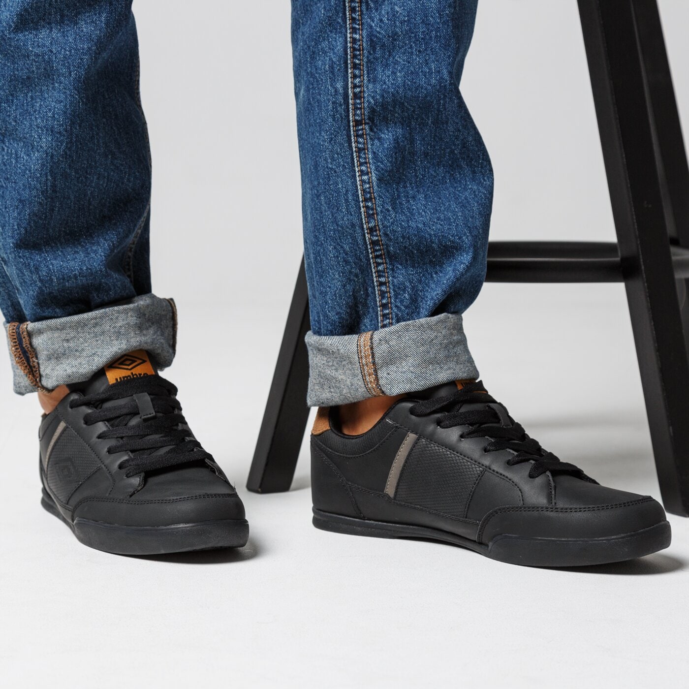 Buty sportowe męskie UMBRO GLAND umml219002 kolor czarny