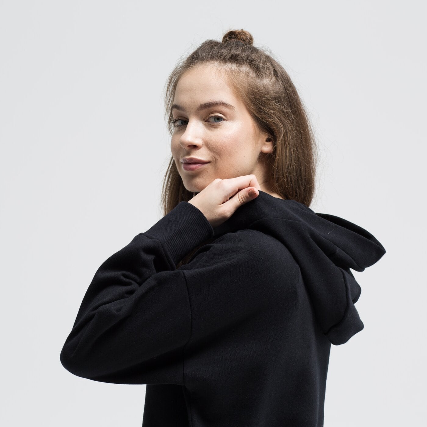 Bluza damska UMBRO BLUZA Z KAPTUREM HAKUSA ul39bld03002 kolor czarny