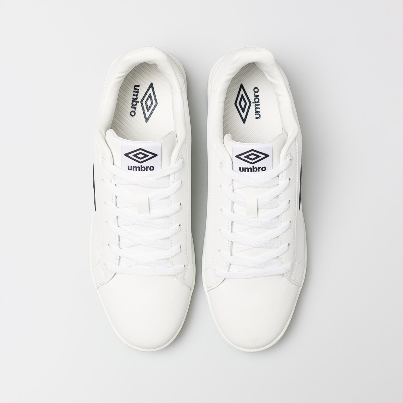 Buty sportowe męskie UMBRO BROUGHTON III 40370u-823 kolor biały