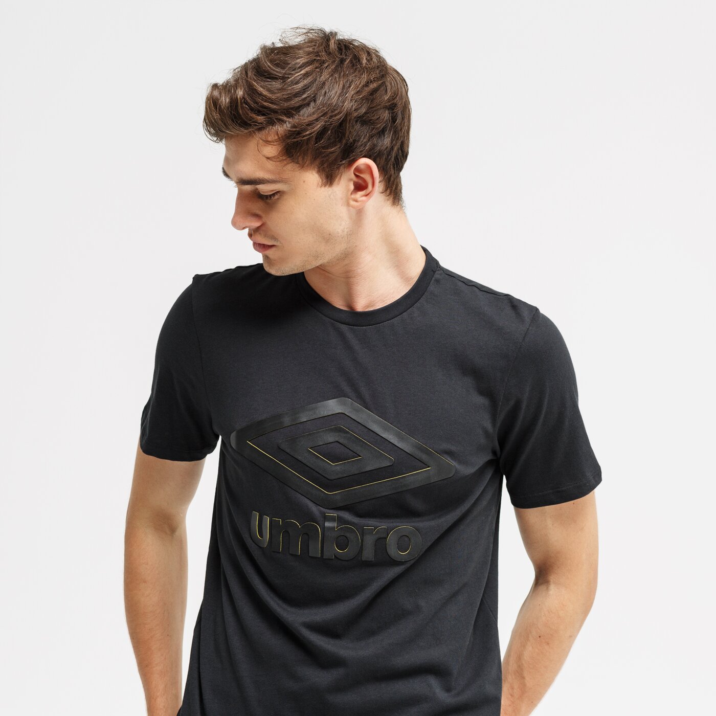 Koszulka męska UMBRO T-SHIRT SS OPULENT REVEAL LOGO GRAPHIC 65526u-ds7 kolor czarny