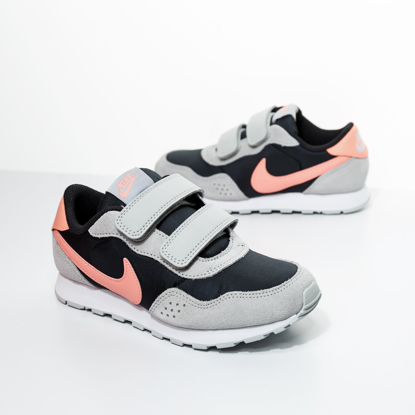 Buty dziecięce NIKE MD VALIANT cn8559-004 kolor multicolor