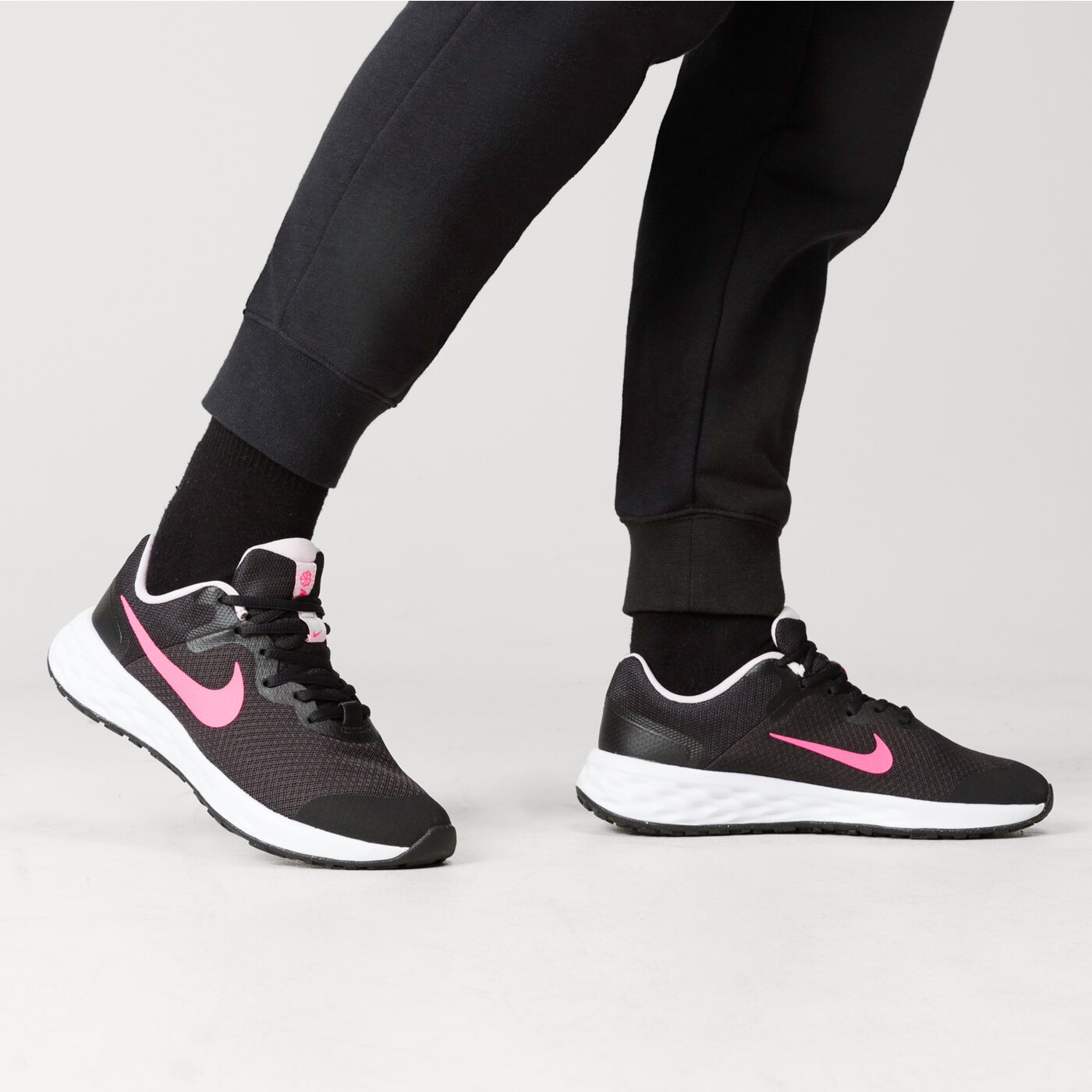 Buty dziecięce NIKE REVOLUTION 6 dd1096-007 kolor czarny