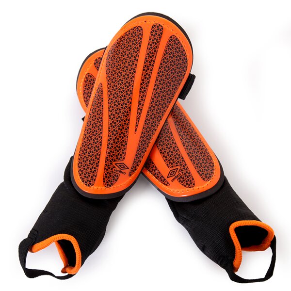 Dziecięce UMBRO OCHRANIACZE NEO SHIELD GUARD W/SOCK OCHRANIACZE 20503uci7 kolor pomarańczowy