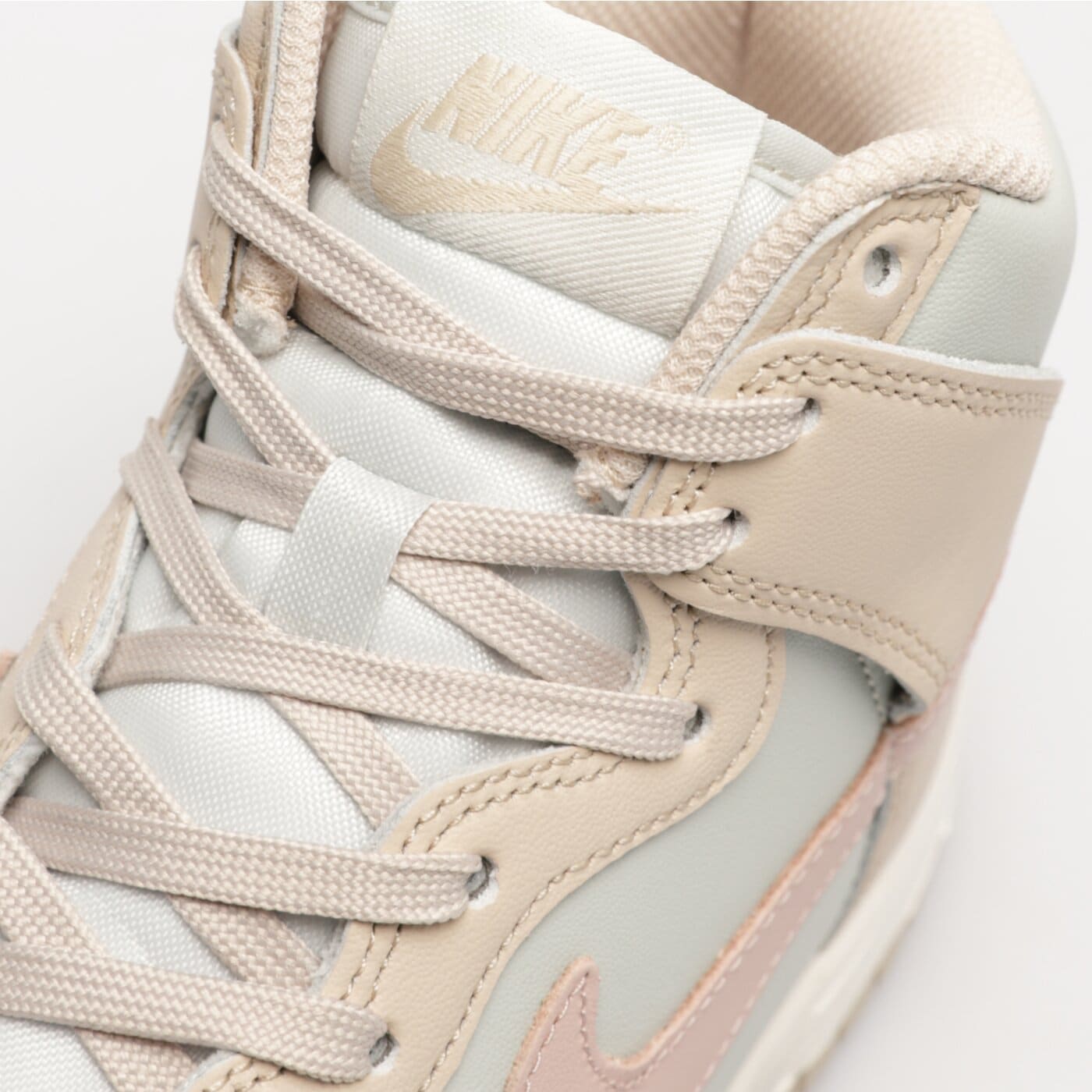 Buty sportowe damskie NIKE DUNK HIGH  dd1869-113 kolor różowy