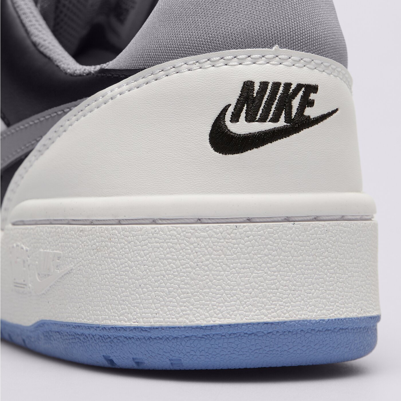 Buty dziecięce NIKE FULL FORCE fv5929-102 kolor biały