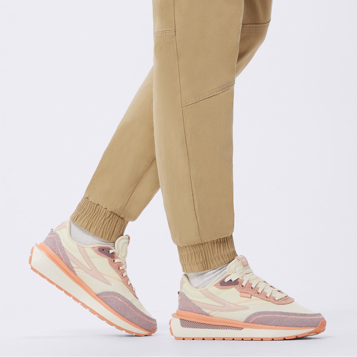 Buty sportowe damskie FILA RENNO  wfw22103-133 kolor beżowy