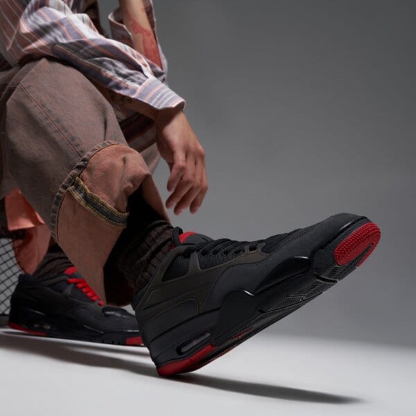 Buty sportowe męskie AIR JORDAN 4 RM fq7939-060 kolor czarny