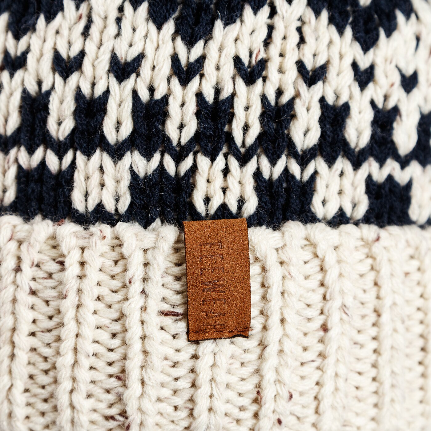 Czapka zimowa damska FEEWEAR CZAPKA ASKIM fw39hat24001 kolor multicolor