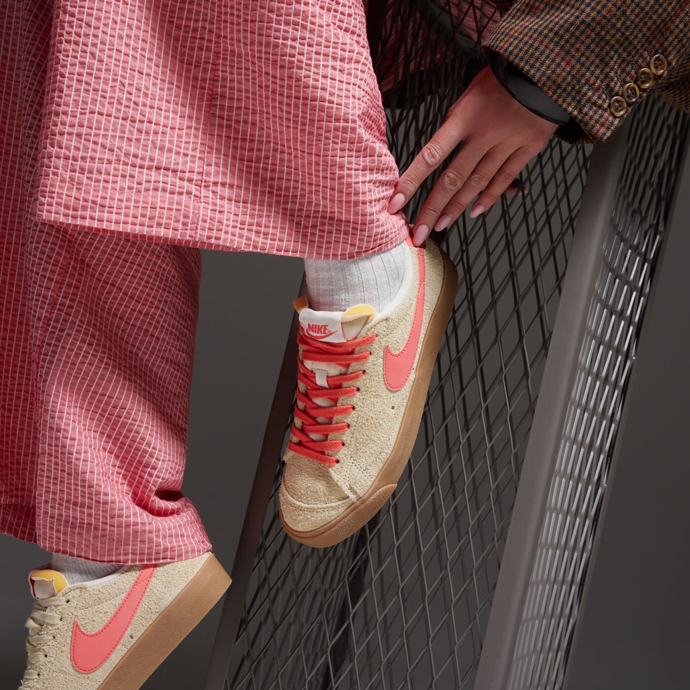 Buty sportowe damskie NIKE BLAZER LOW '77 VINTAGE fq8060-700 kolor żółty