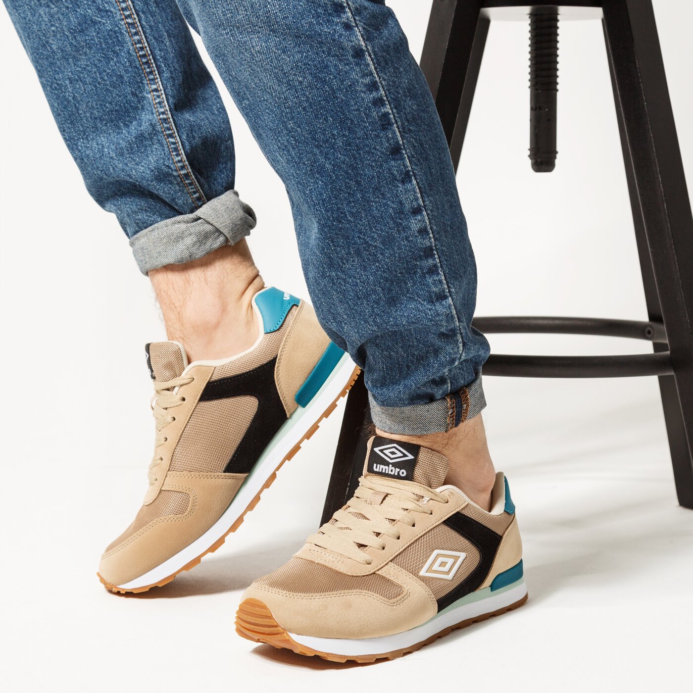 Buty sportowe męskie UMBRO BING umml120201 kolor beżowy