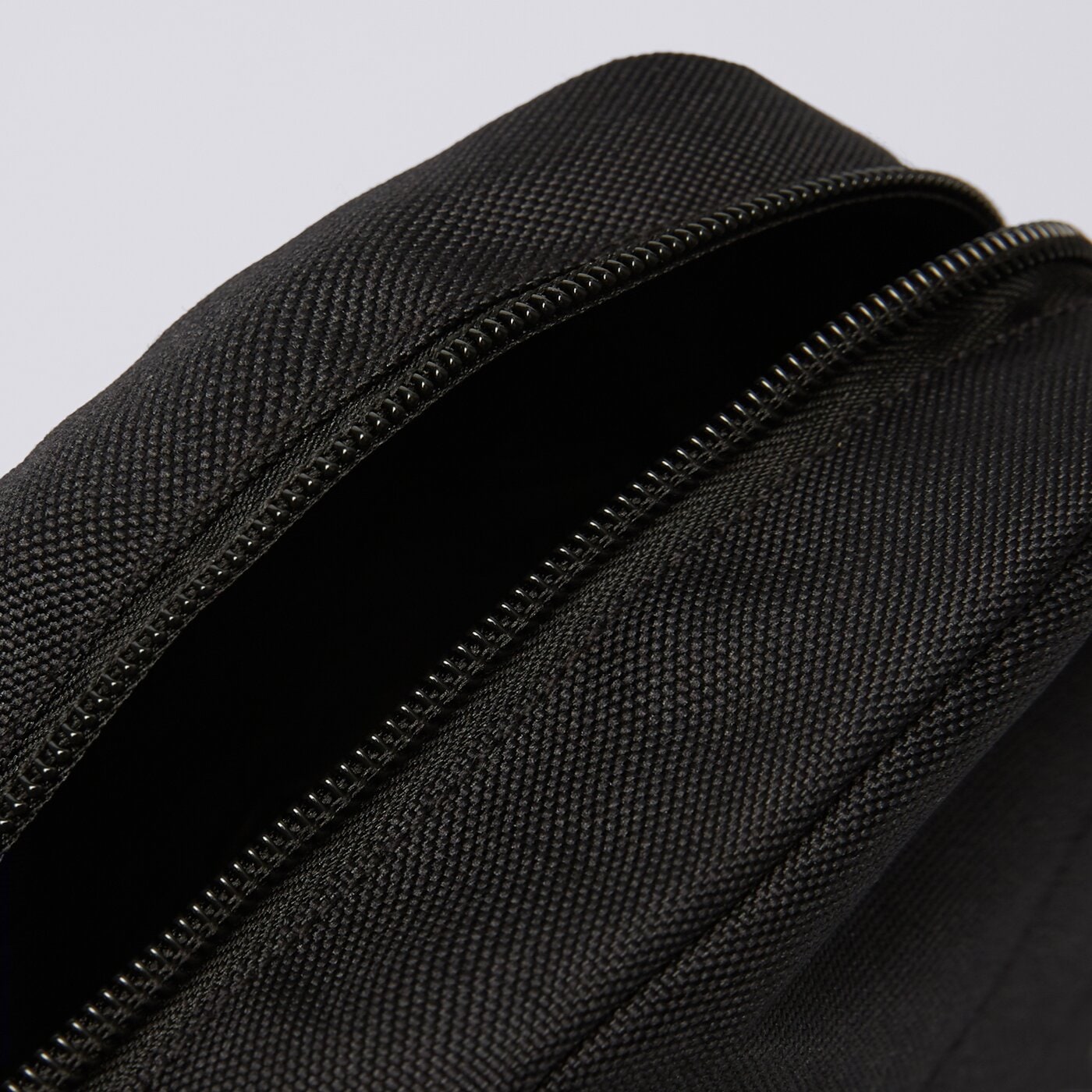 UMBRO TORBA UMBRO SHOULDER (36193U090) czarny | Damskie