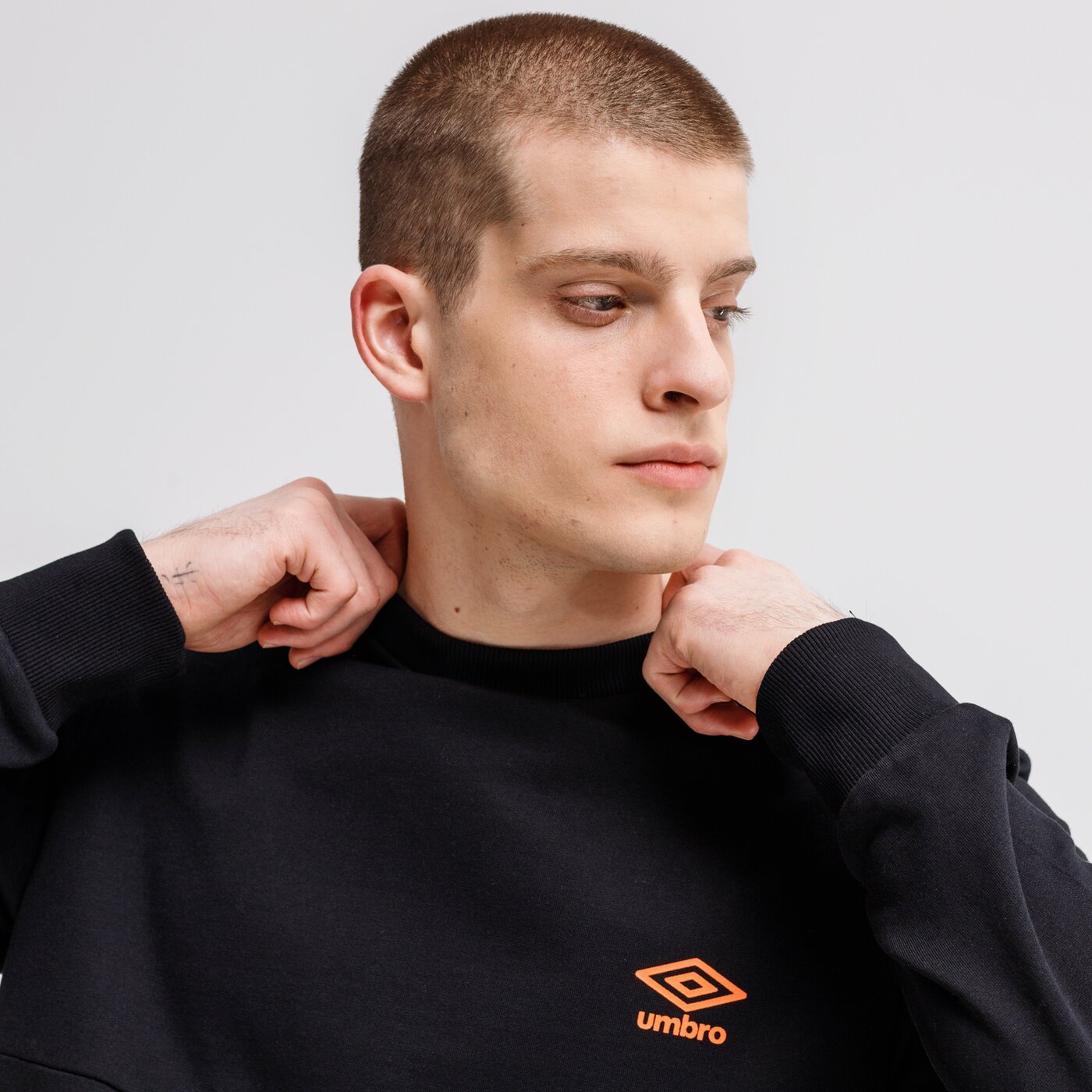 Bluza męska UMBRO BLUZA CRISTY ul121blm38001 kolor czarny