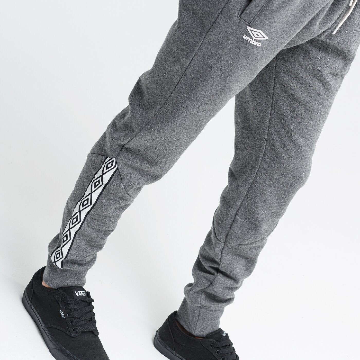 Spodnie dresowe męskie UMBRO SPODNIE FLEECE WITH CUFF TAPING 55194u-77n kolor szary