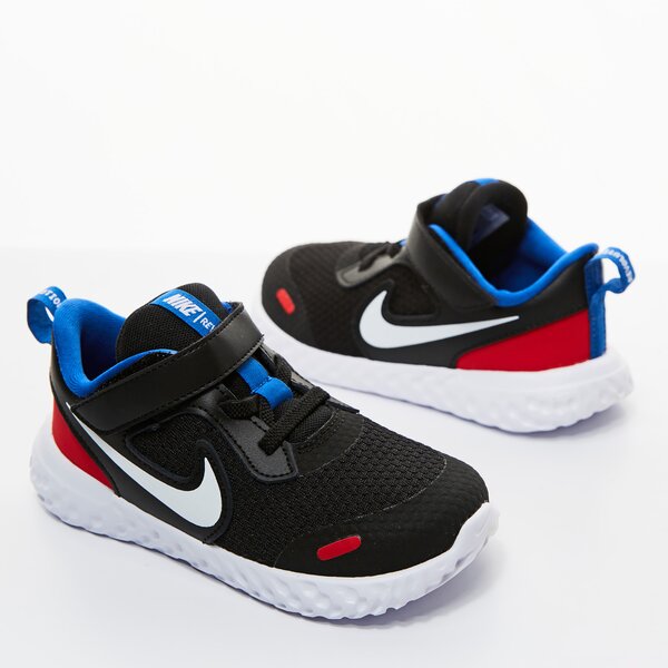 Buty do biegania dla dzieci NIKE REVOLUTION 5 bq5673-020 kolor czarny