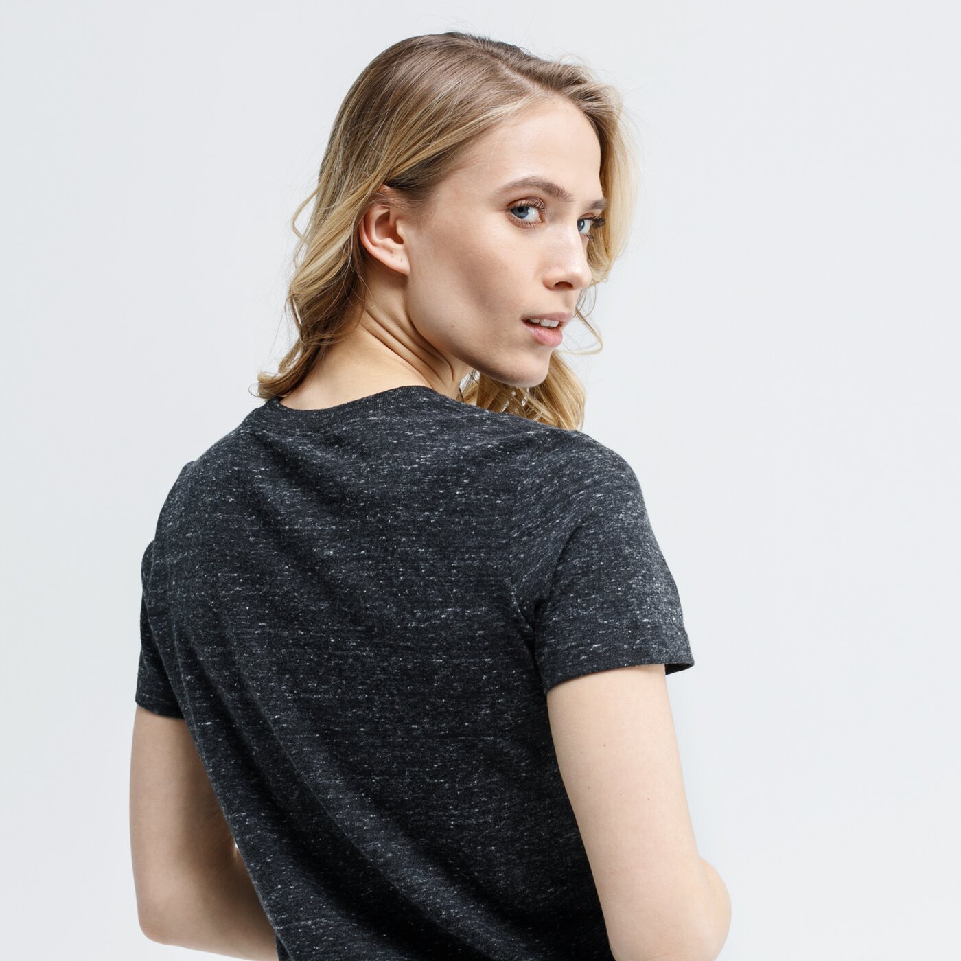 Koszulka damska NIKE T-SHIRT W NSW VARSITY ck4371-010 kolor czarny