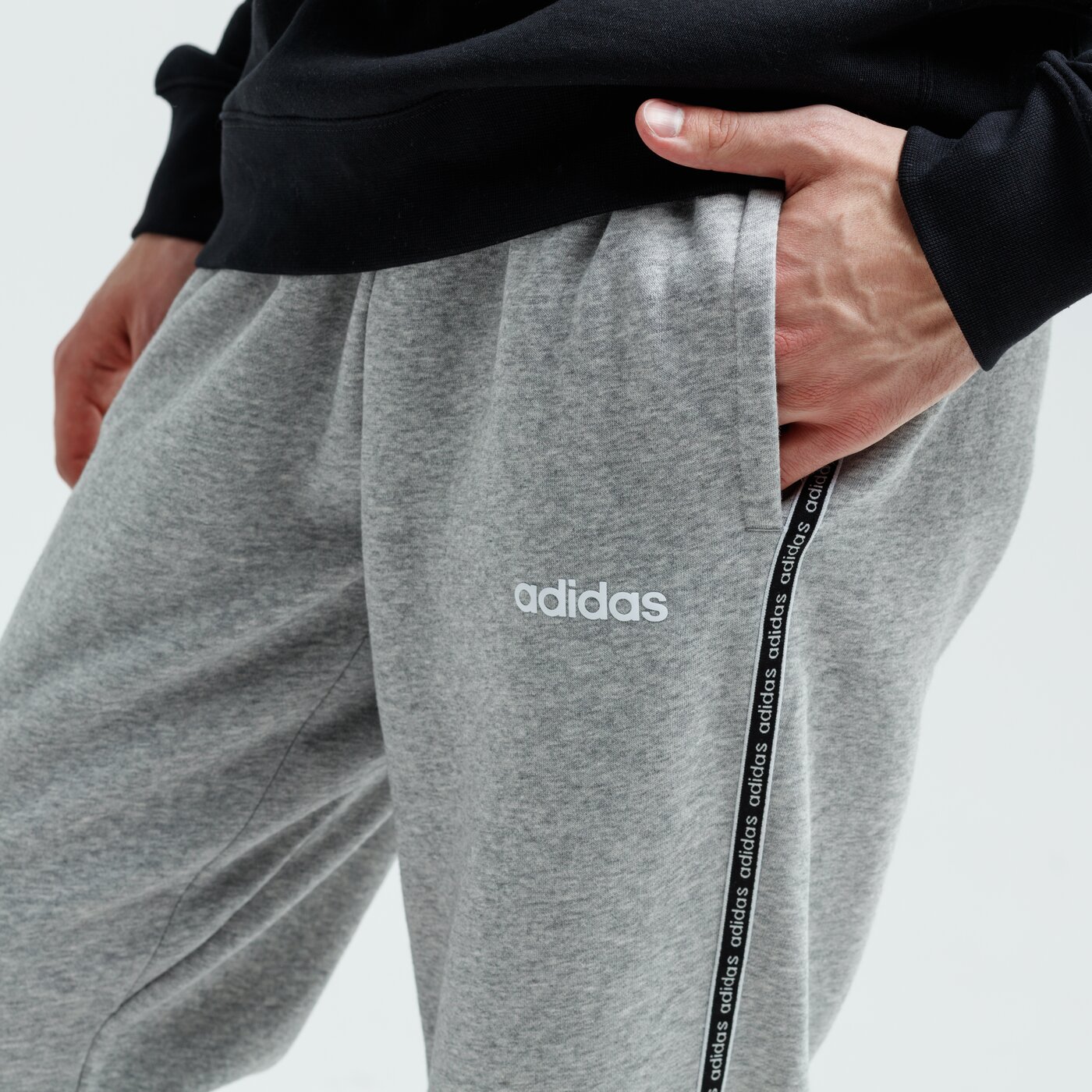 Spodnie dresowe męskie ADIDAS SPODNIE M C90 CB ei5593 kolor szary