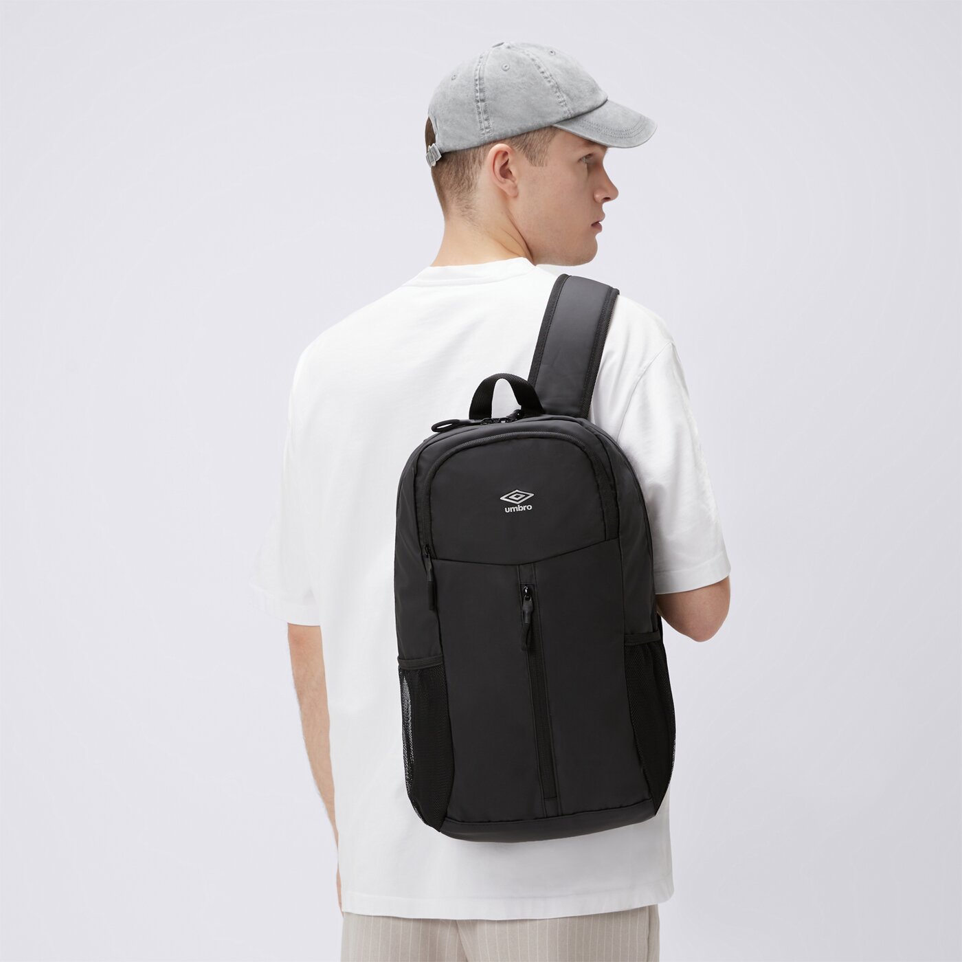 Plecak damski UMBRO PLECAK UMBRO ESS BLACK ZIP ul325plu01001 kolor czarny