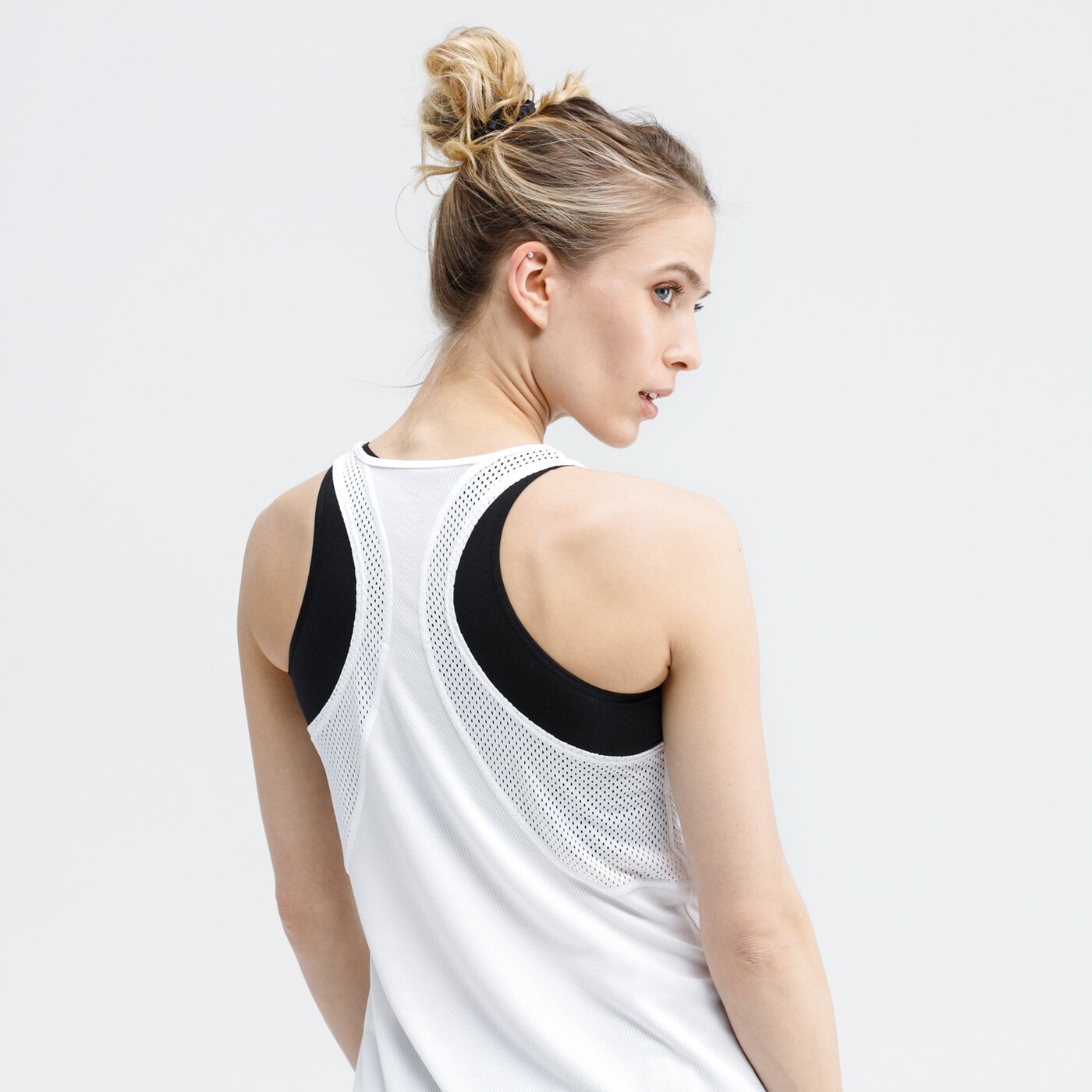 Top damski NIKE TANK SPORTSWEAR 890351-100 kolor biały