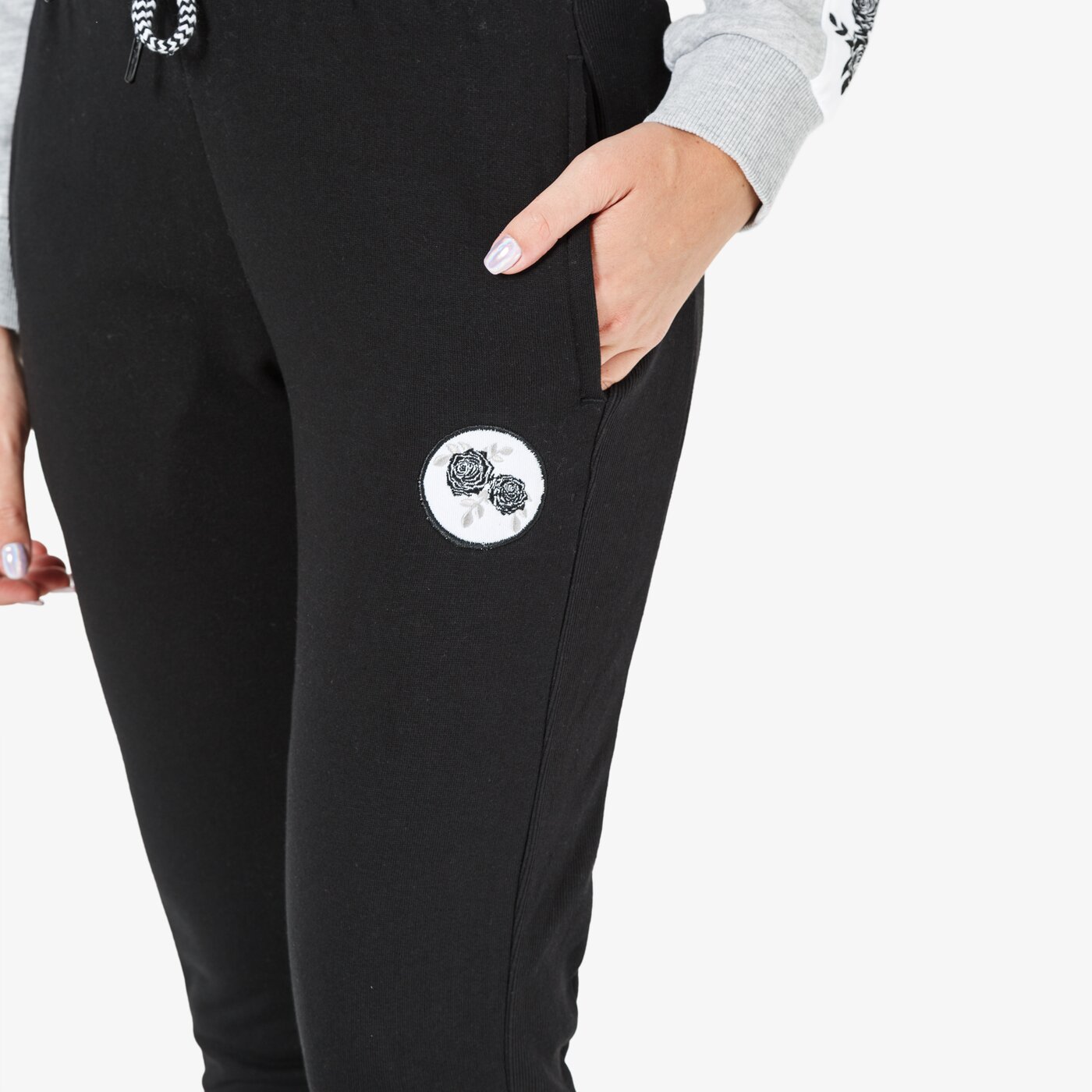 Spodnie dresowe damskie UMBRO SPODNIE CALCITE ul38spd05001 kolor czarny