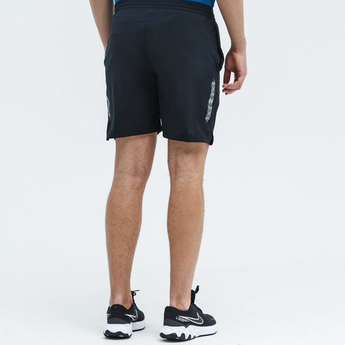 Spodenki męskie UMBRO SZORTY TRAINING WOVEN 65789u-060 kolor czarny