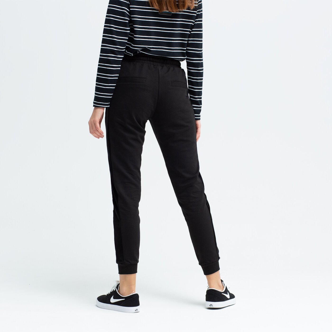 Spodnie dresowe damskie FEEWEAR SPODNIE ATIS fw39spd04001 kolor czarny