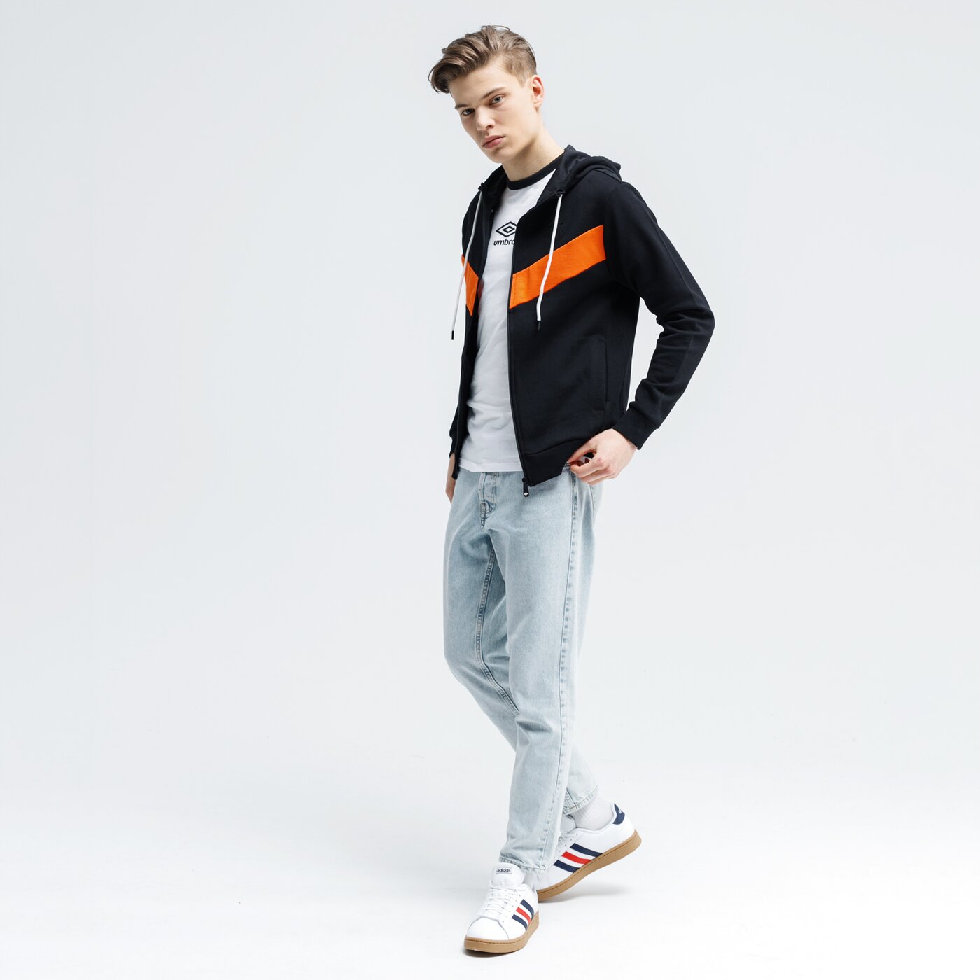 Bluza męska UMBRO BLUZA Z KAPTUREM BAVE ul120blm40002 kolor czarny