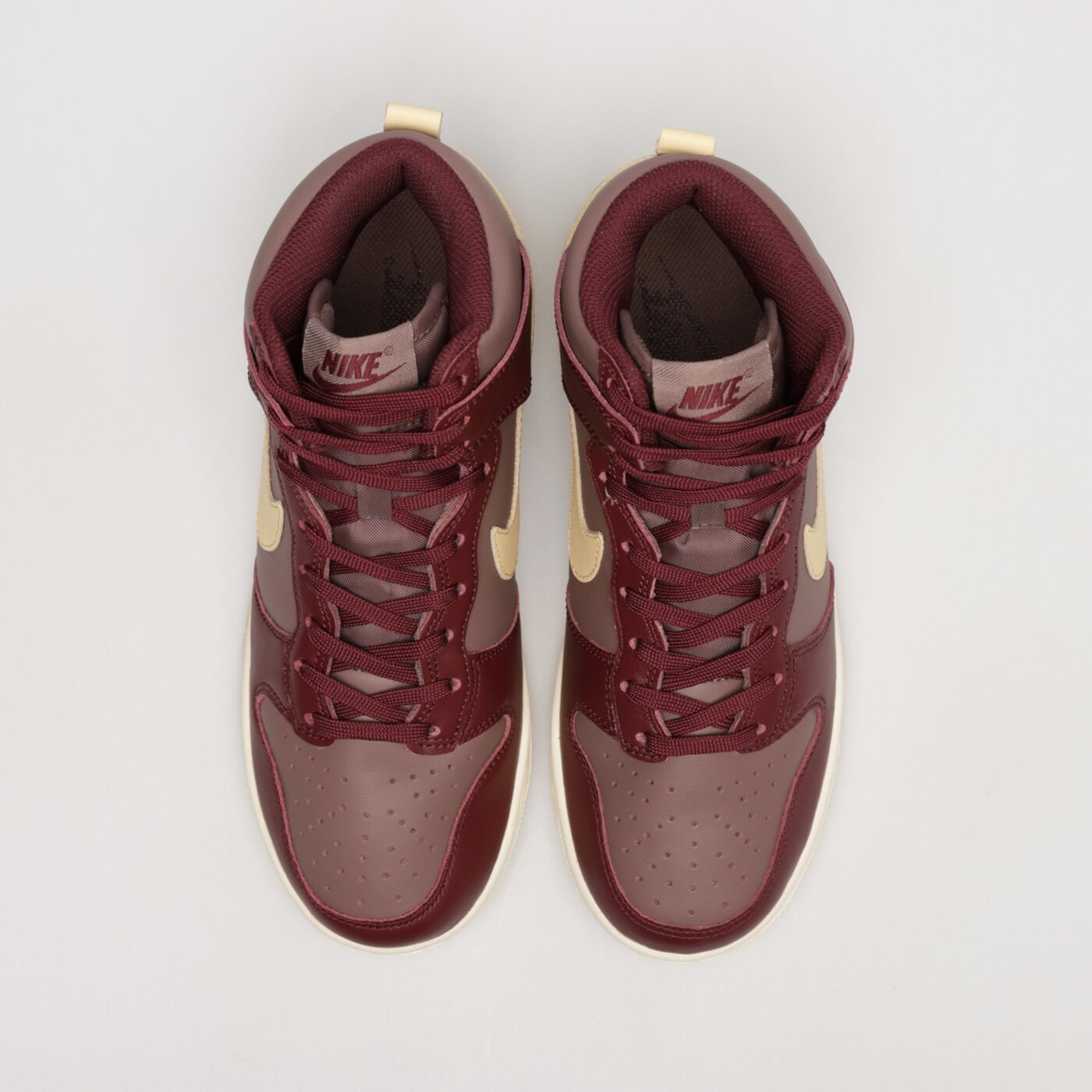 Buty sportowe damskie NIKE DUNK HIGH  dd1869-202 kolor bordowy