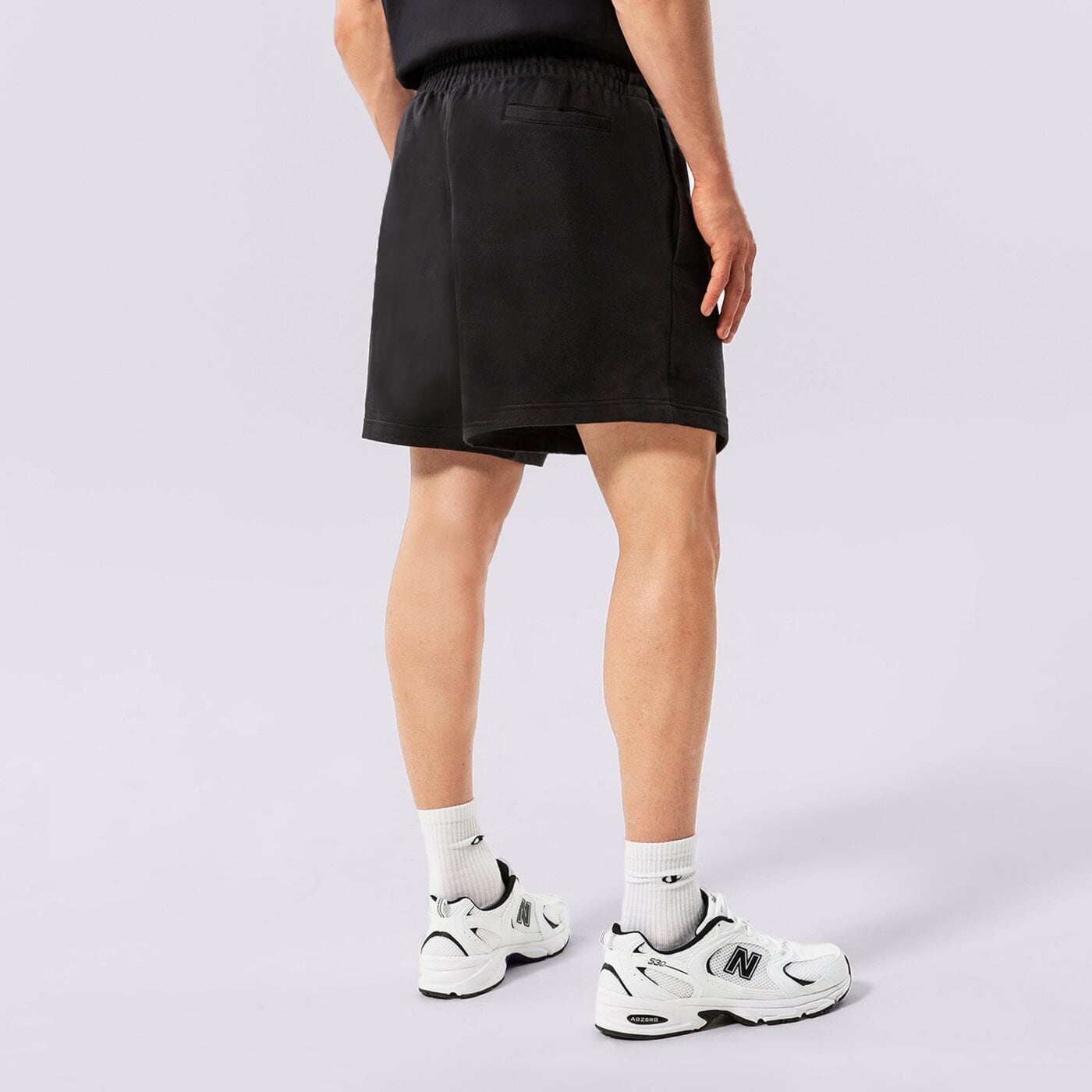 Spodenki damskie NEW BALANCE SZORTY NB ESSENTIALS UNI-SSENTIALS FLEECE SHORT us21500bk kolor czarny