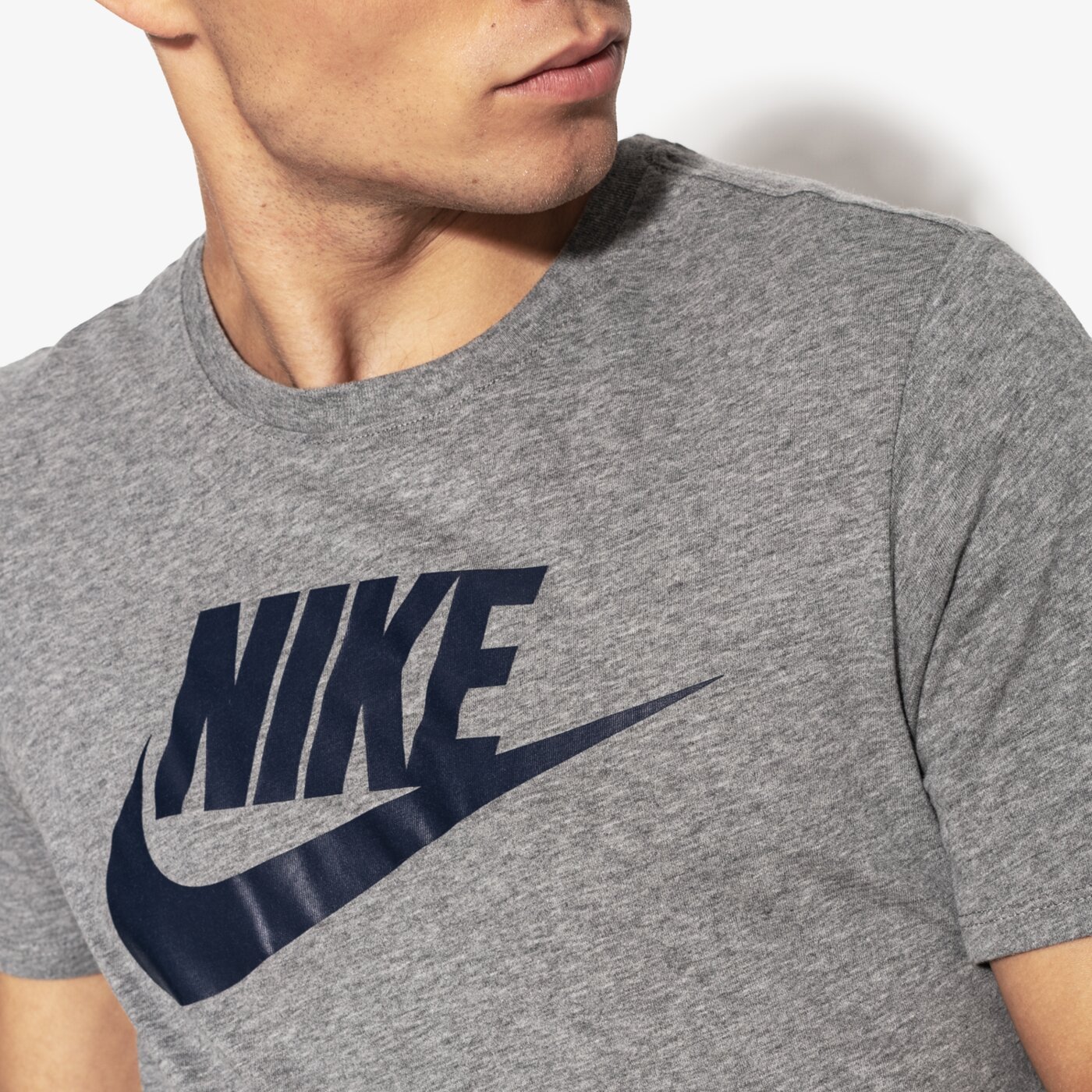Koszulka męska NIKE T-SHIRT M NSW ICON FUTUR 696707091 kolor szary