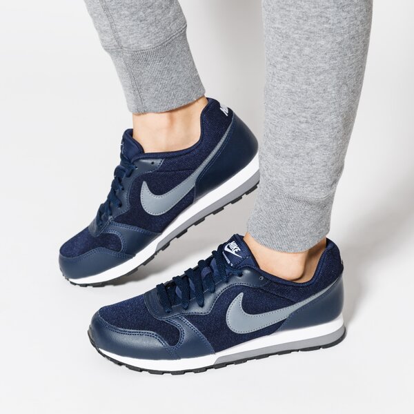 Buty dziecięce NIKE MD RUNNER 2 (GS) 807316-404 kolor granatowy
