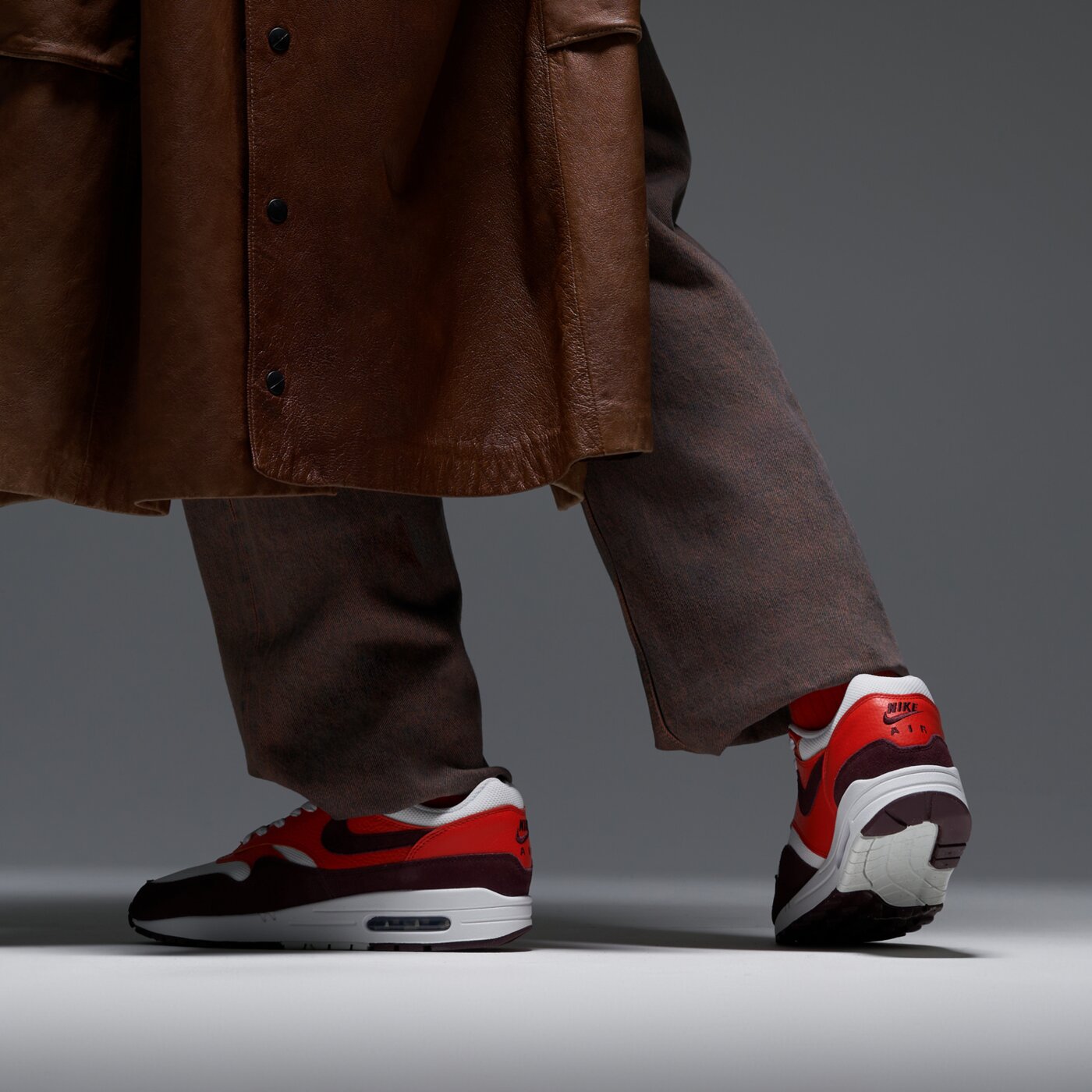 Buty sportowe męskie NIKE AIR MAX 1 fn6952-102 kolor beżowy