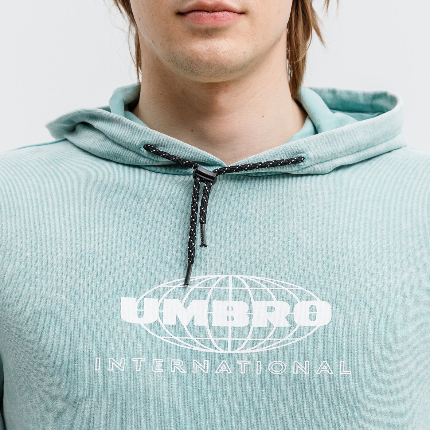 Bluza męska UMBRO BLUZA Z KAPTUREM WASHED GRAPHIC 65873u-jvp kolor niebieski